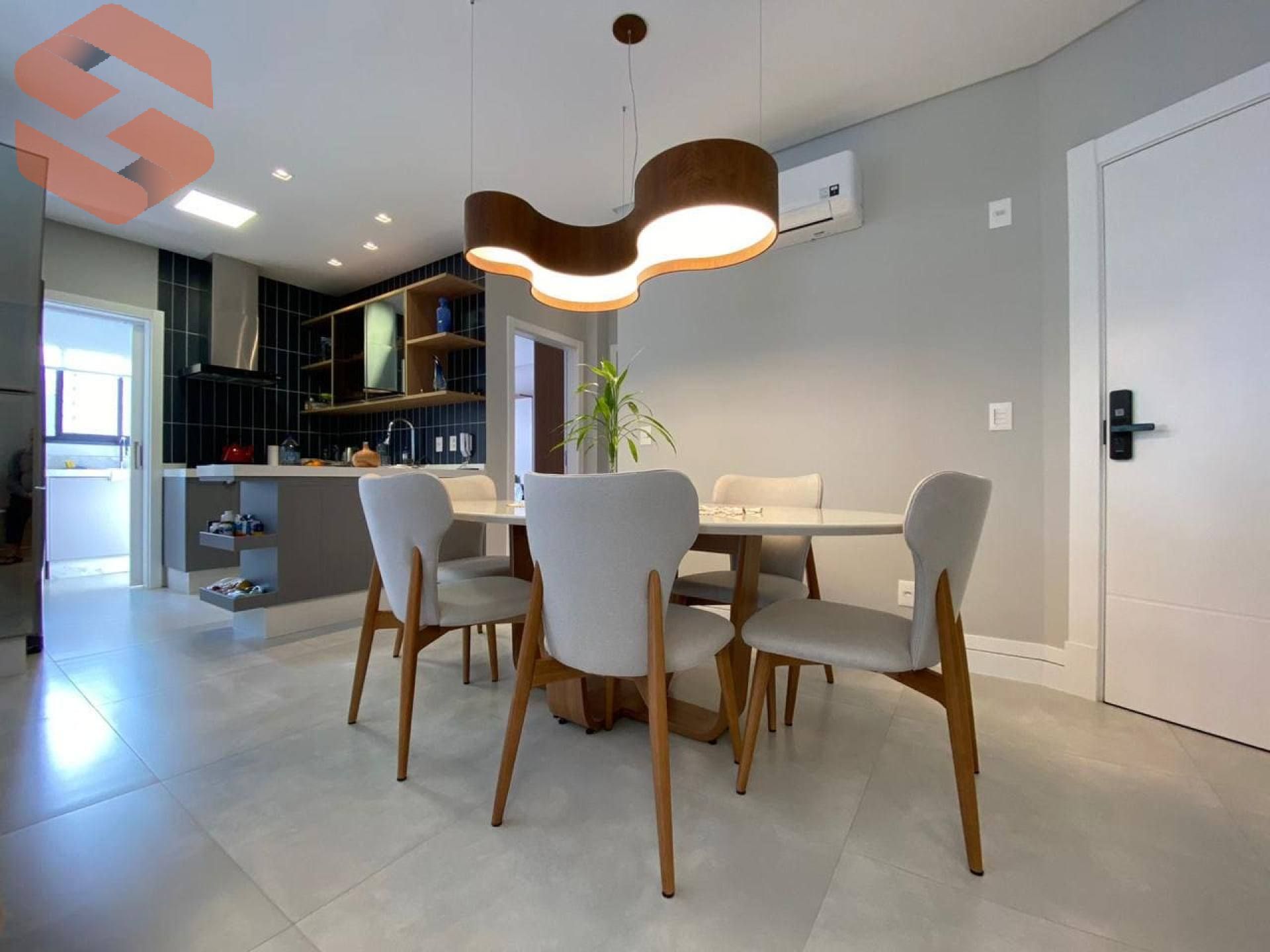 Apartamento Mobiliado Para Vender com 2 suítes na bairro Meia Praia, Itapema