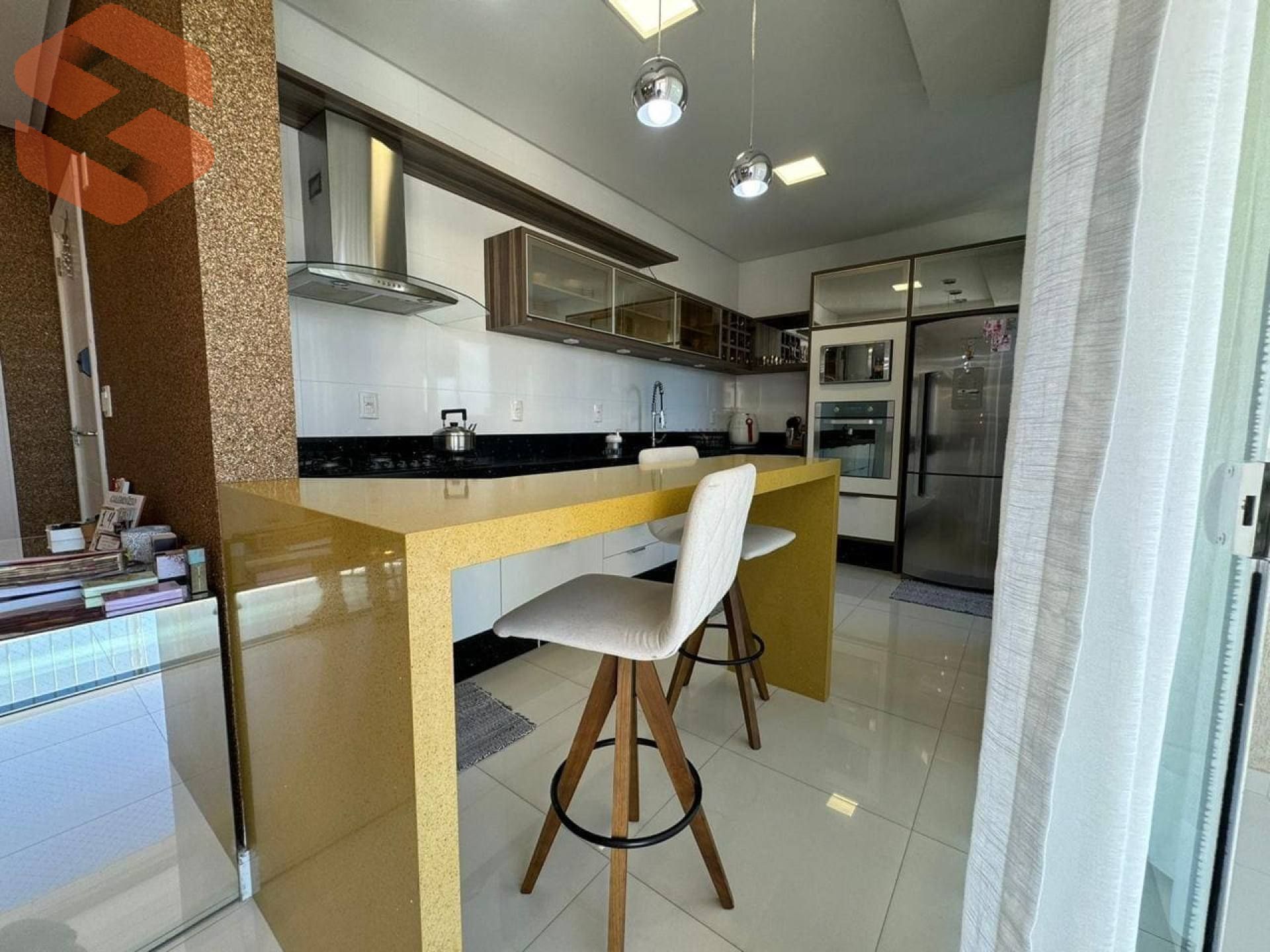 Apartamento Mobiliado no Mount Sinai À Venda