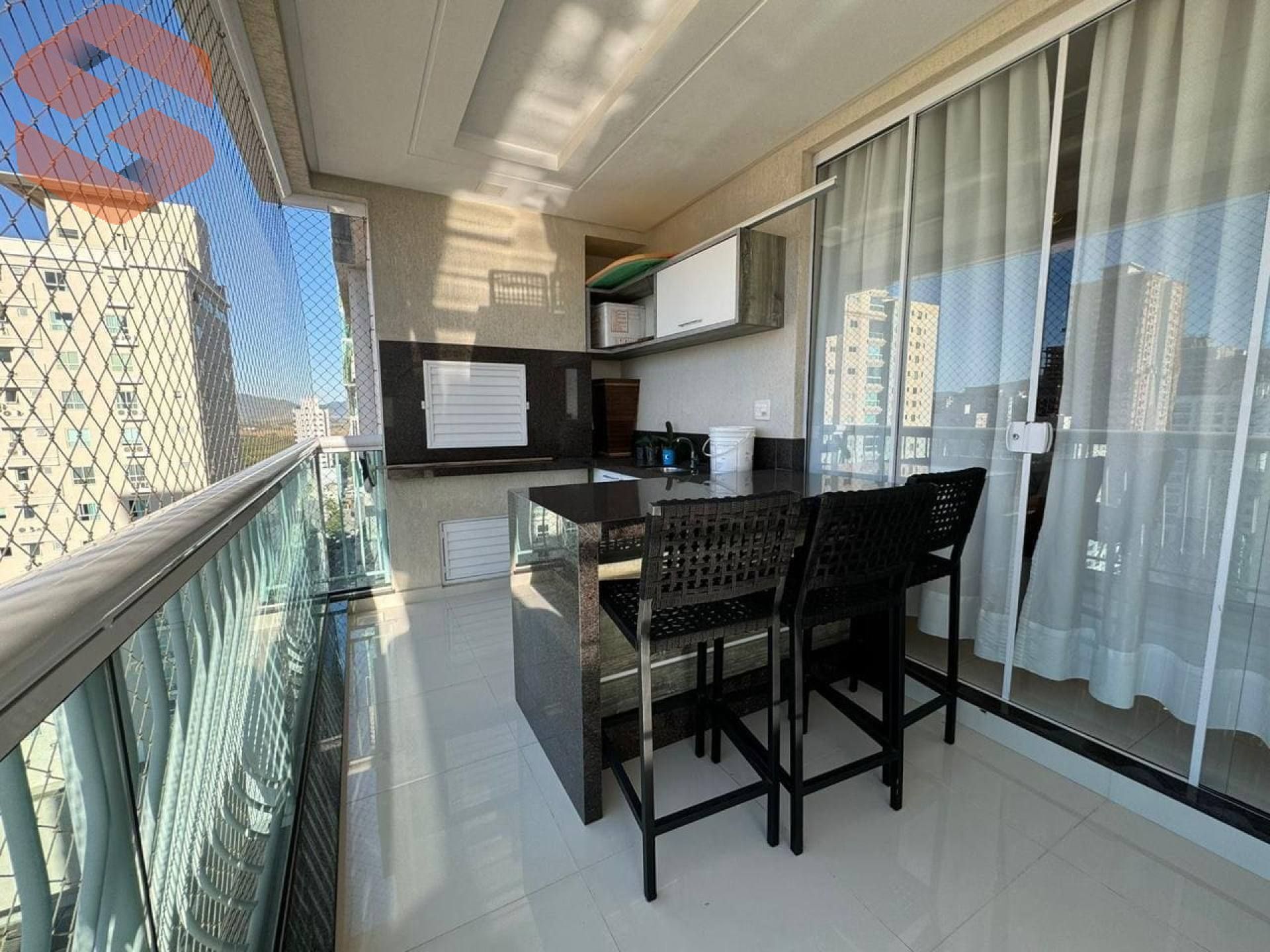 Apartamento Mobiliado no Mount Sinai À Venda