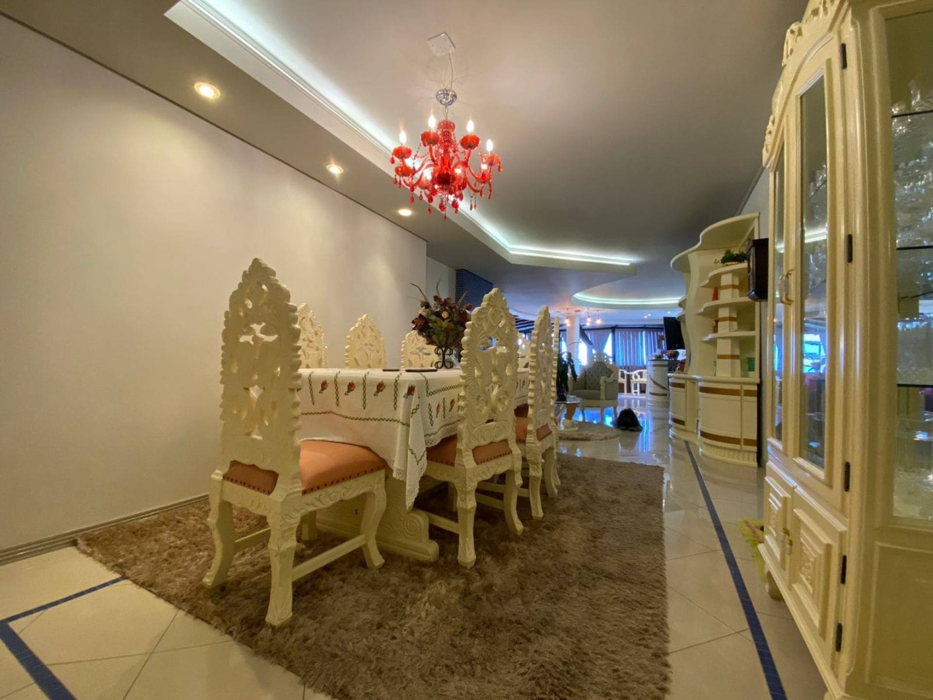 Apartamento Mobiliado com 3 Suítes no Centro de Itapema