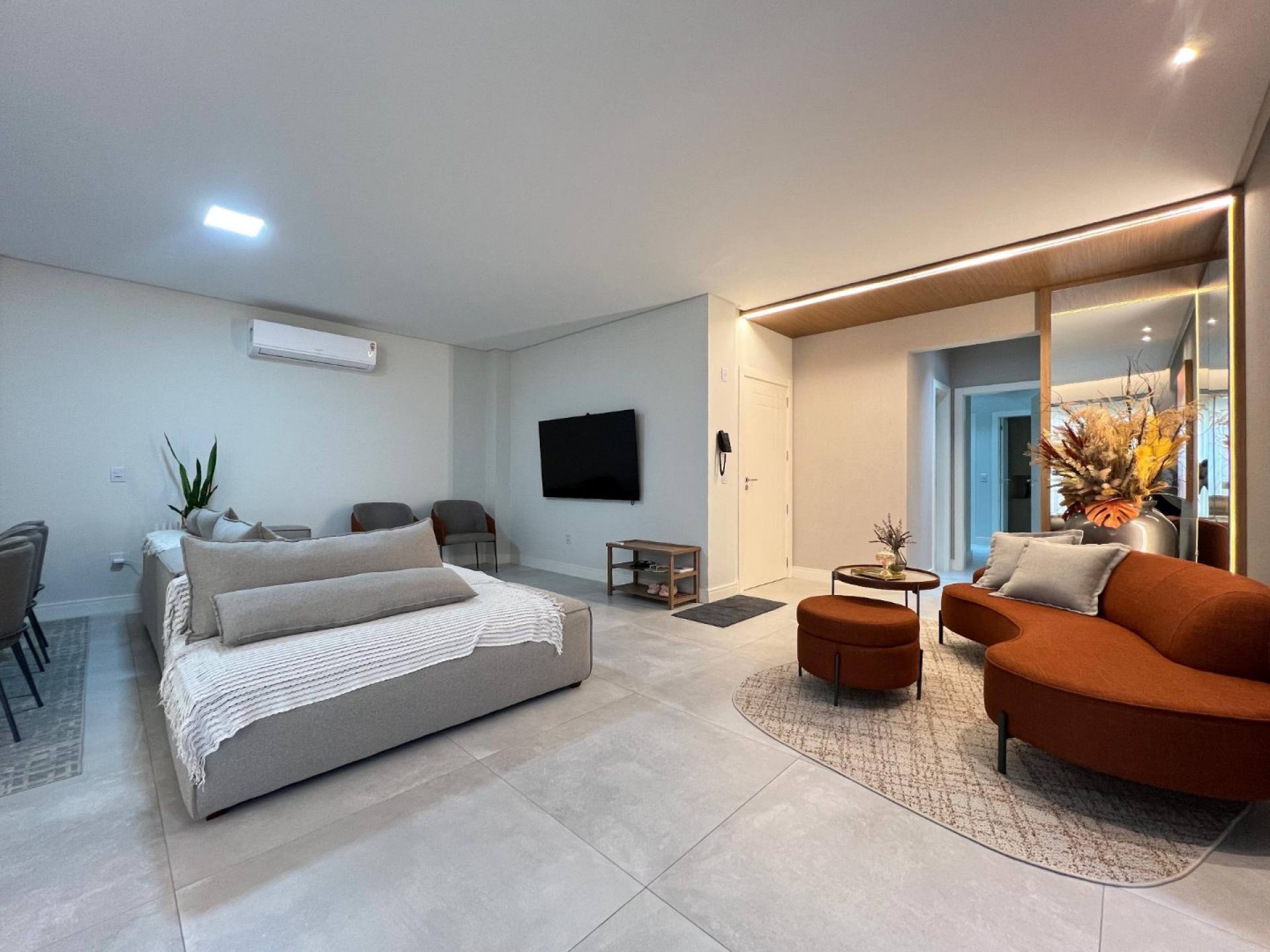 Apartamento Mobiliado Para Vender com 4 suítes em Itapema