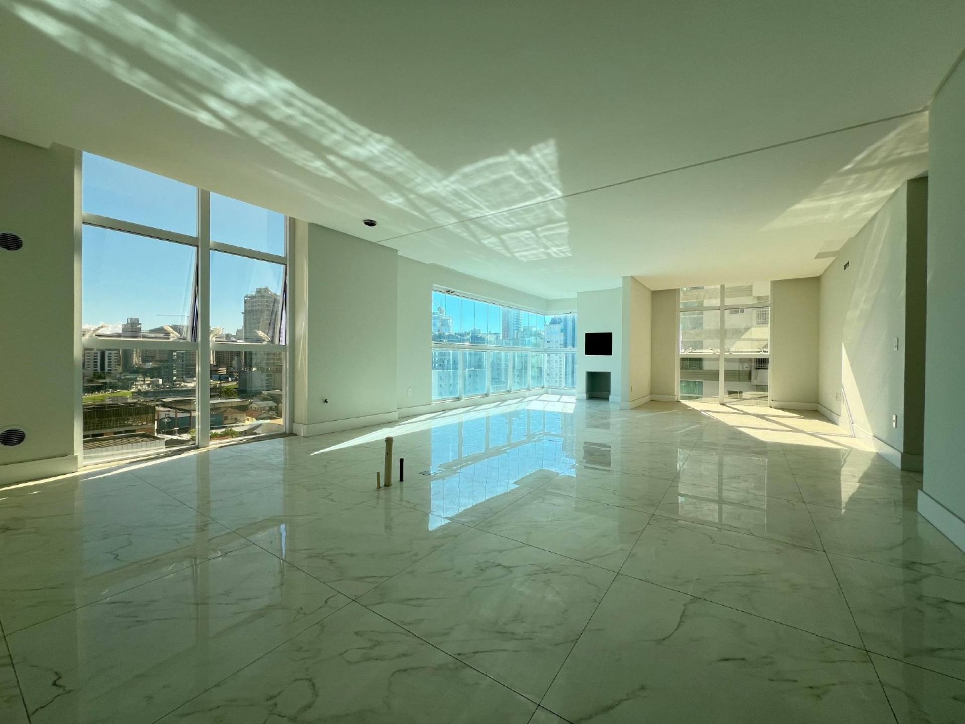 Apartamento Novo À Venda na Meia Praia - Itapema