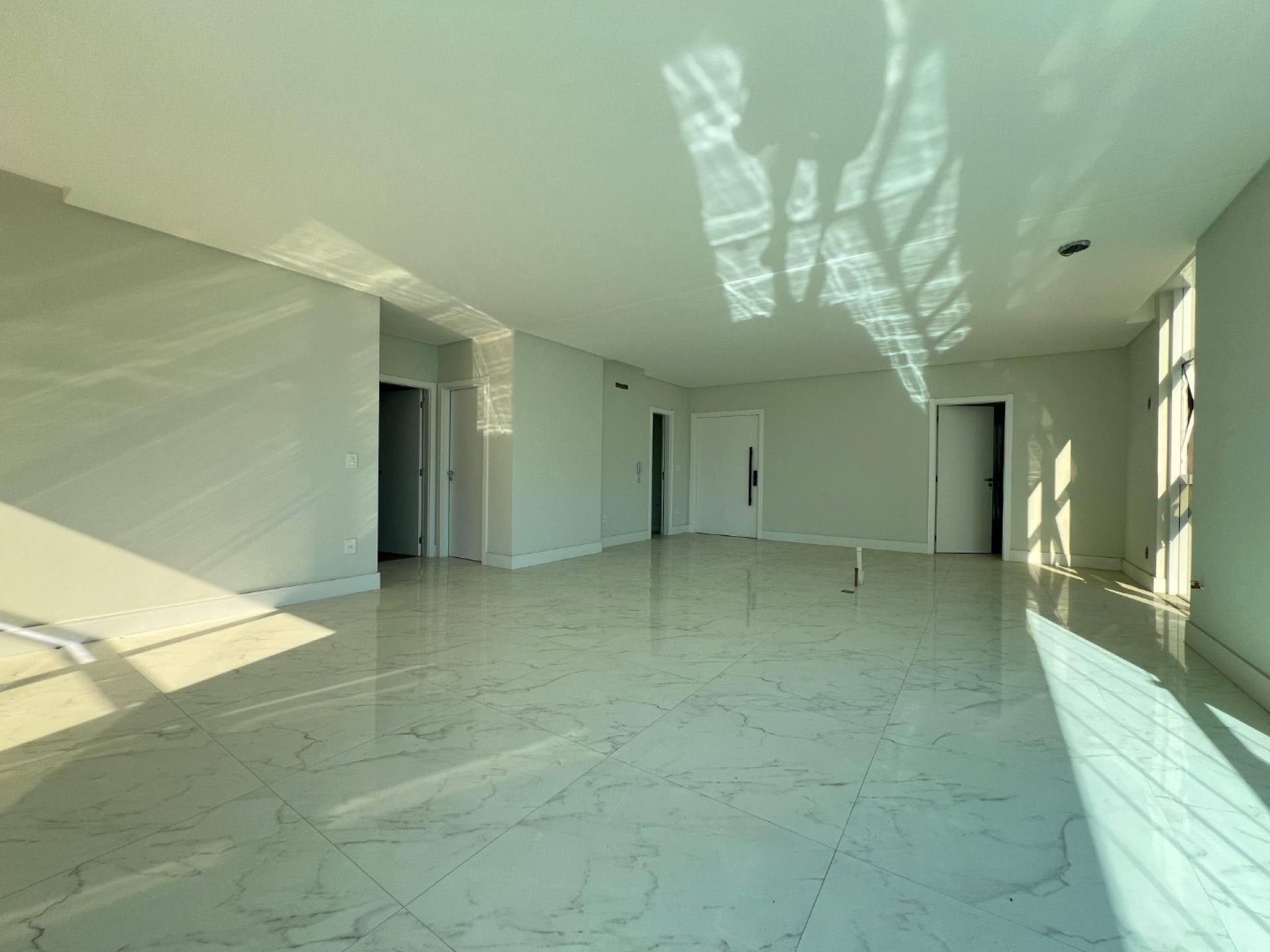 Apartamento Novo À Venda na Meia Praia - Itapema