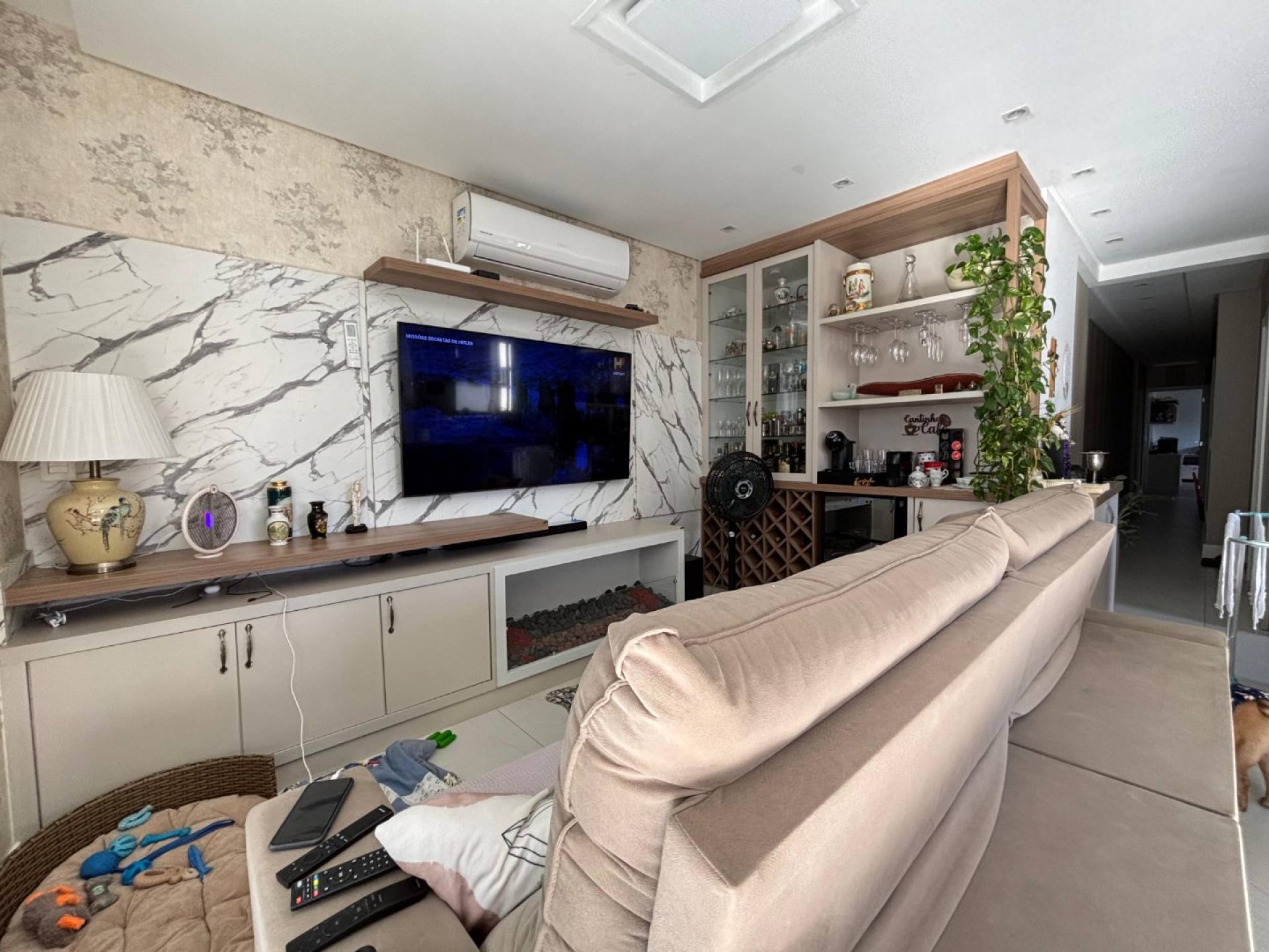 Apartamento Diferenciado Para Vender com 3 suítes no bairro Meia Praia em Itapema