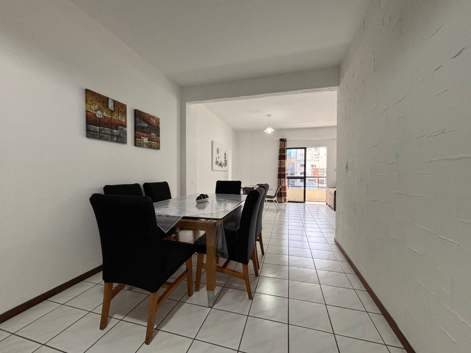 Apartamento À Venda com 3 quartos 1 suítes no bairro Meia Praia, Itapema