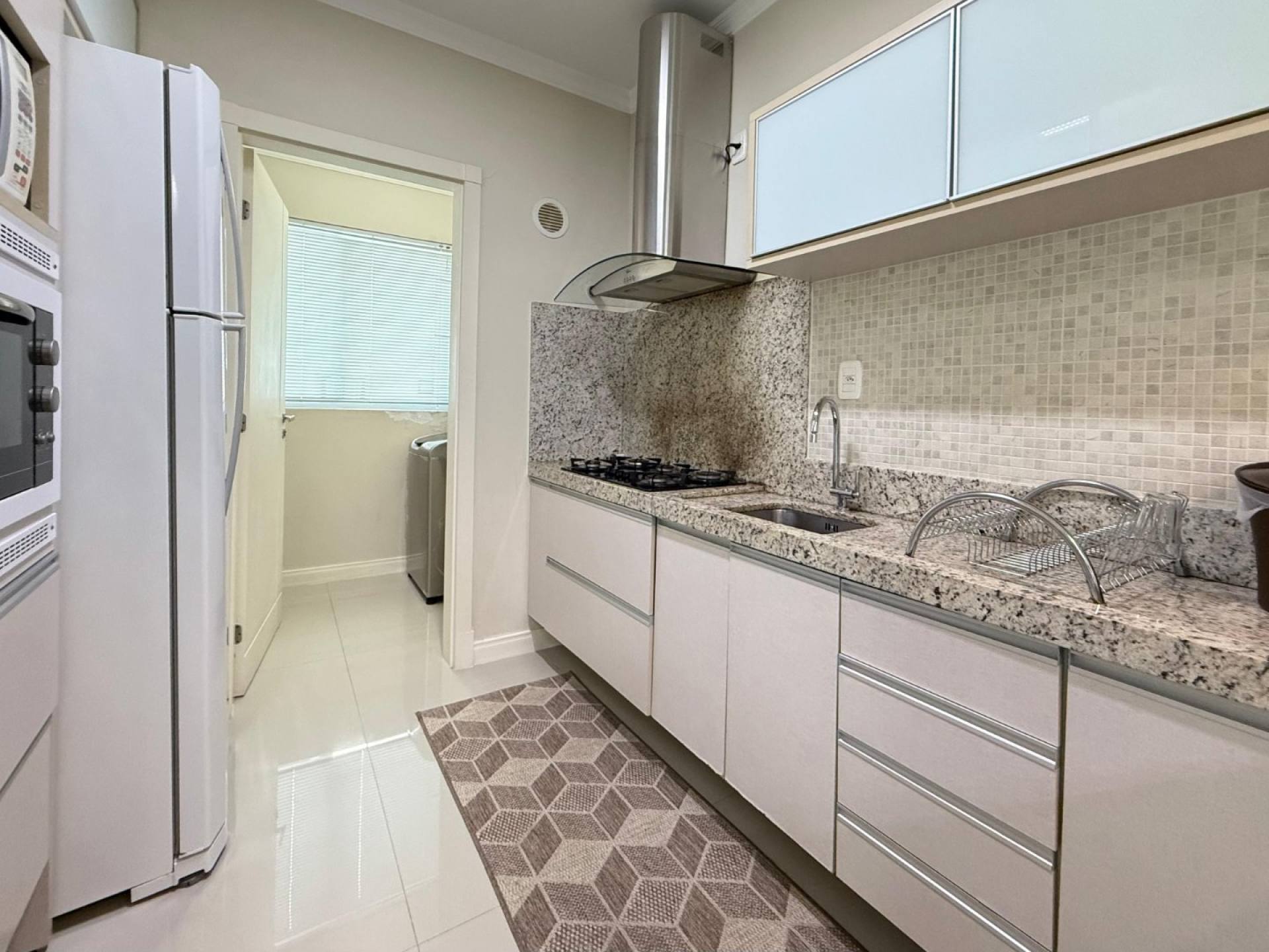 Apartamento Para Vender com 3 quartos no bairro Meia Praia em Itapema