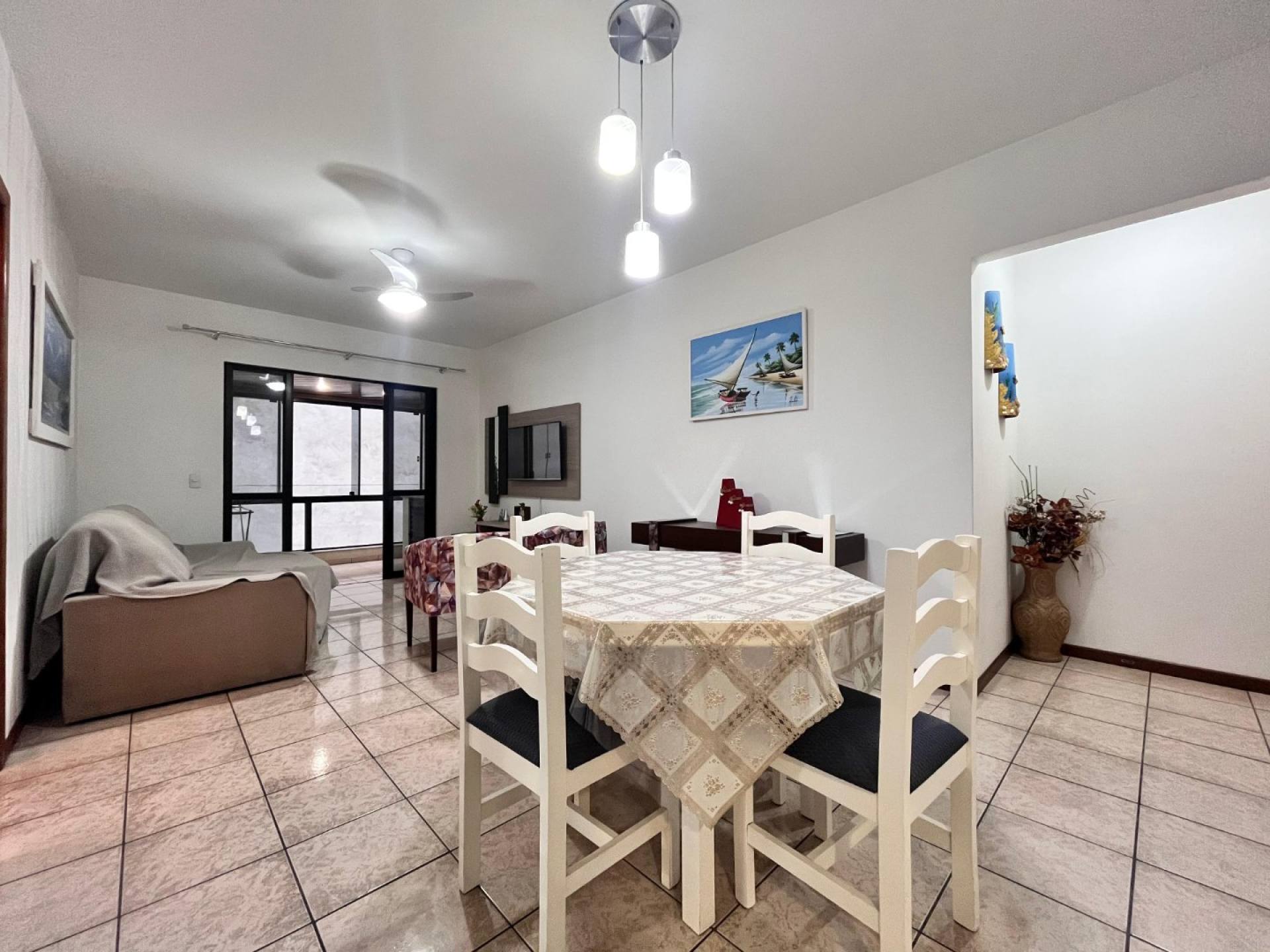 Apartamento À Venda com 2 quartos 1 suítes no bairro Meia Praia, Itapema