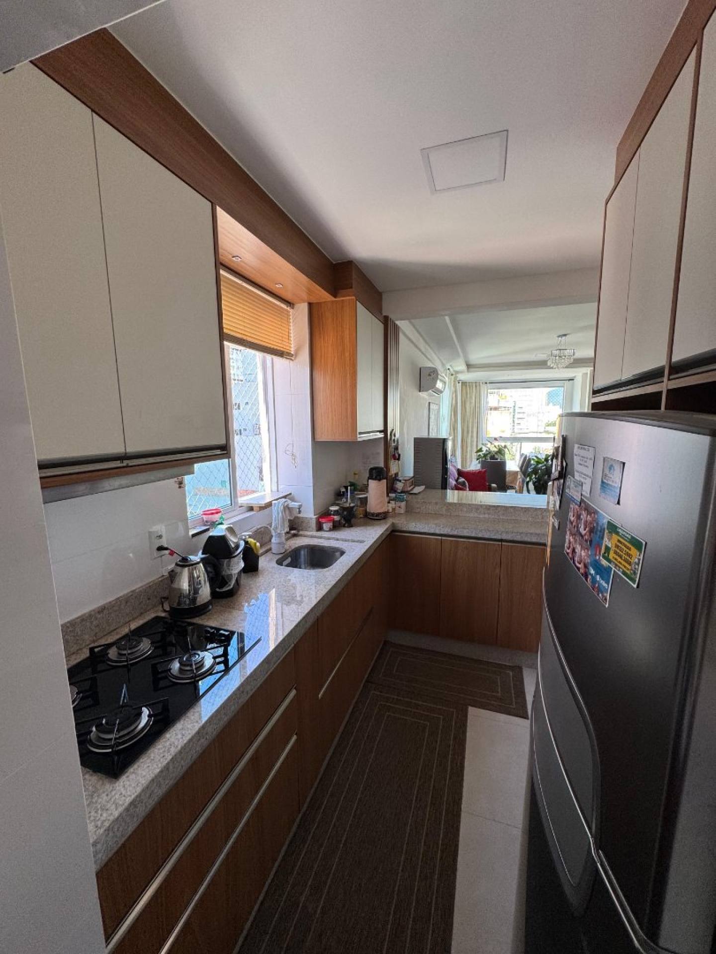 Apartamento Para Vender Mobiliado com 3 suítes no bairro Meia Praia em Itapema