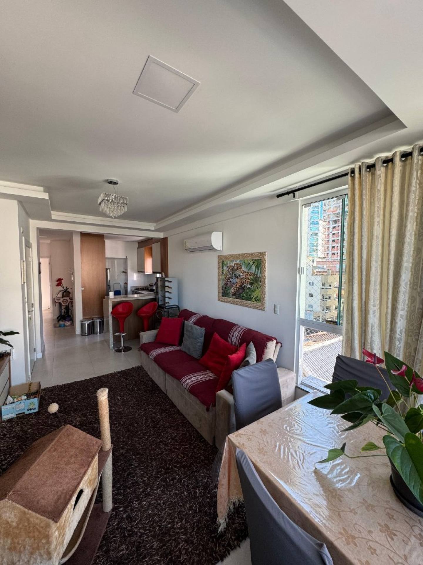 Apartamento Para Vender Mobiliado com 3 suítes no bairro Meia Praia em Itapema