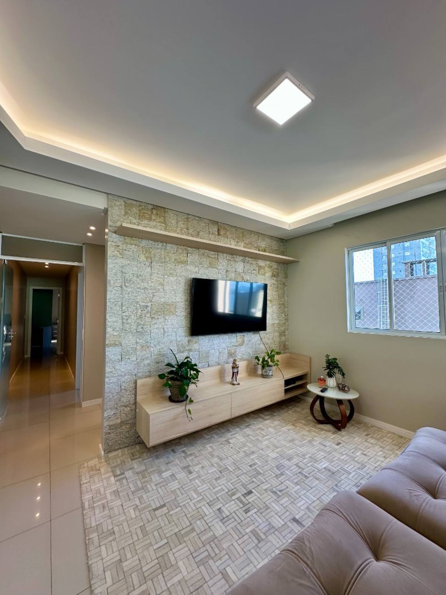 Apartamento Mobiliado Para Vender com 4 suítes no bairro Meia Praia em Itapema