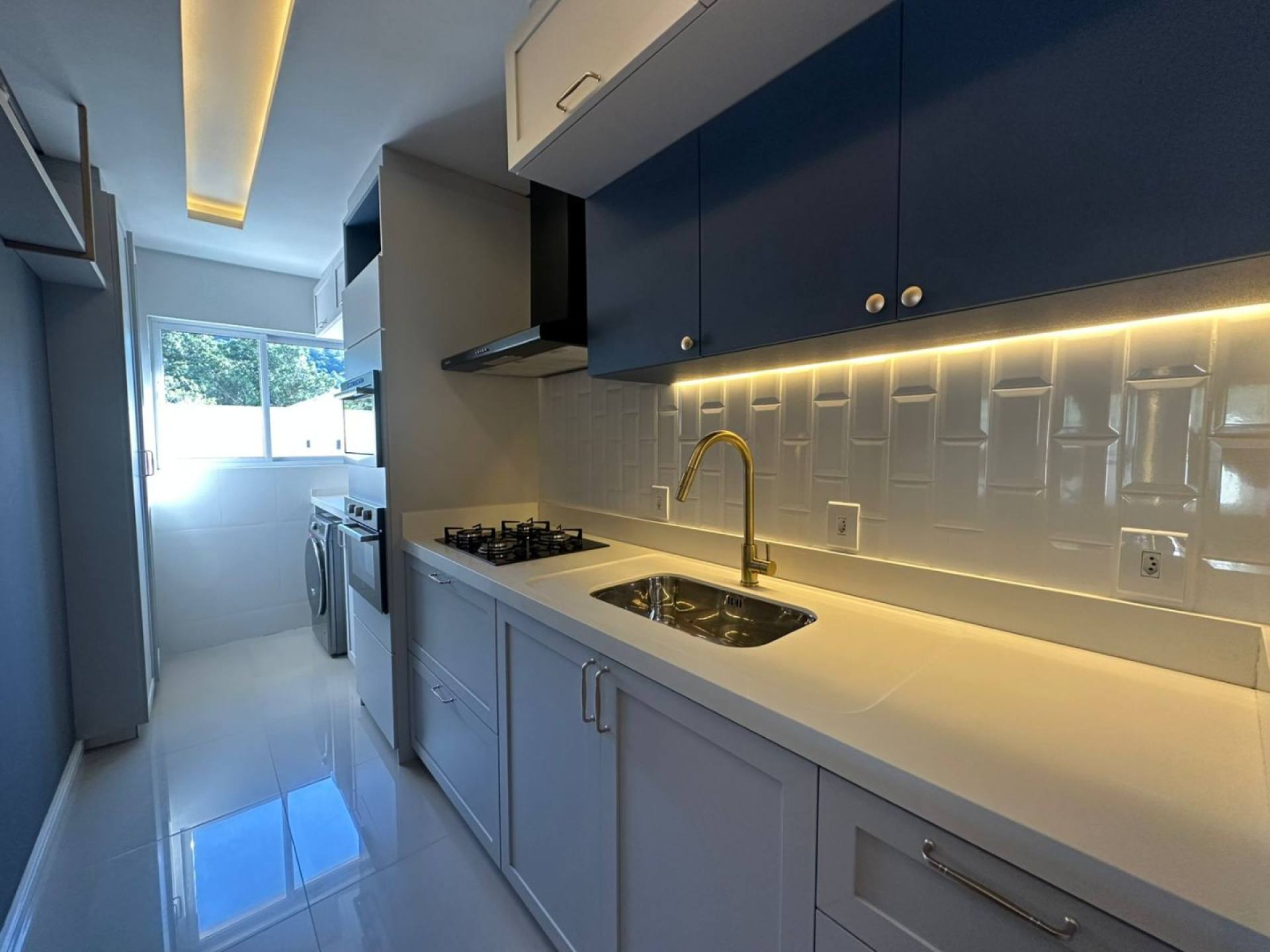 Apartamento Totalmente Mobiliado À venda no Tabuleiro dos Oliveiras em Itapema