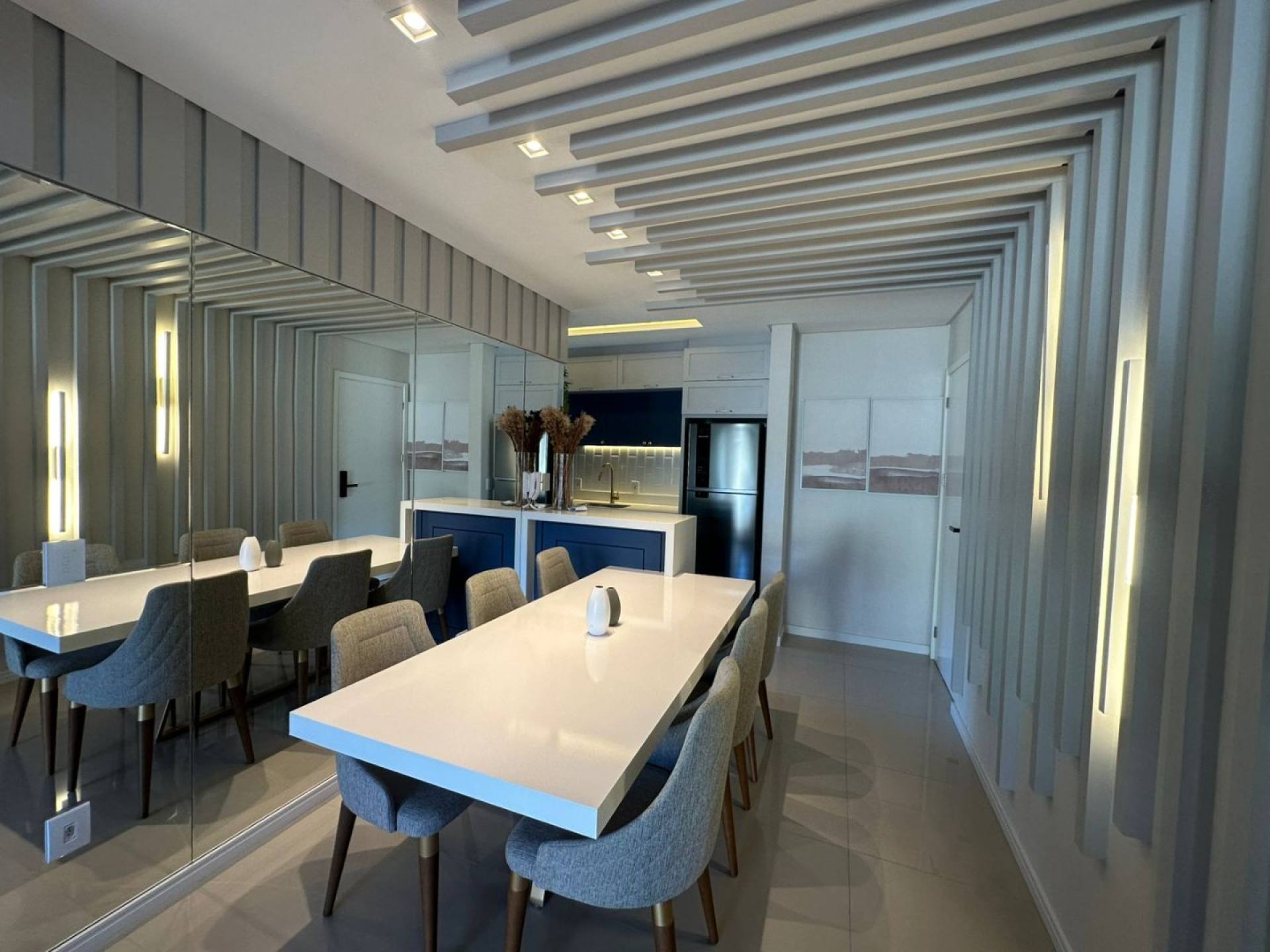 Apartamento Totalmente Mobiliado À venda no Tabuleiro dos Oliveiras em Itapema