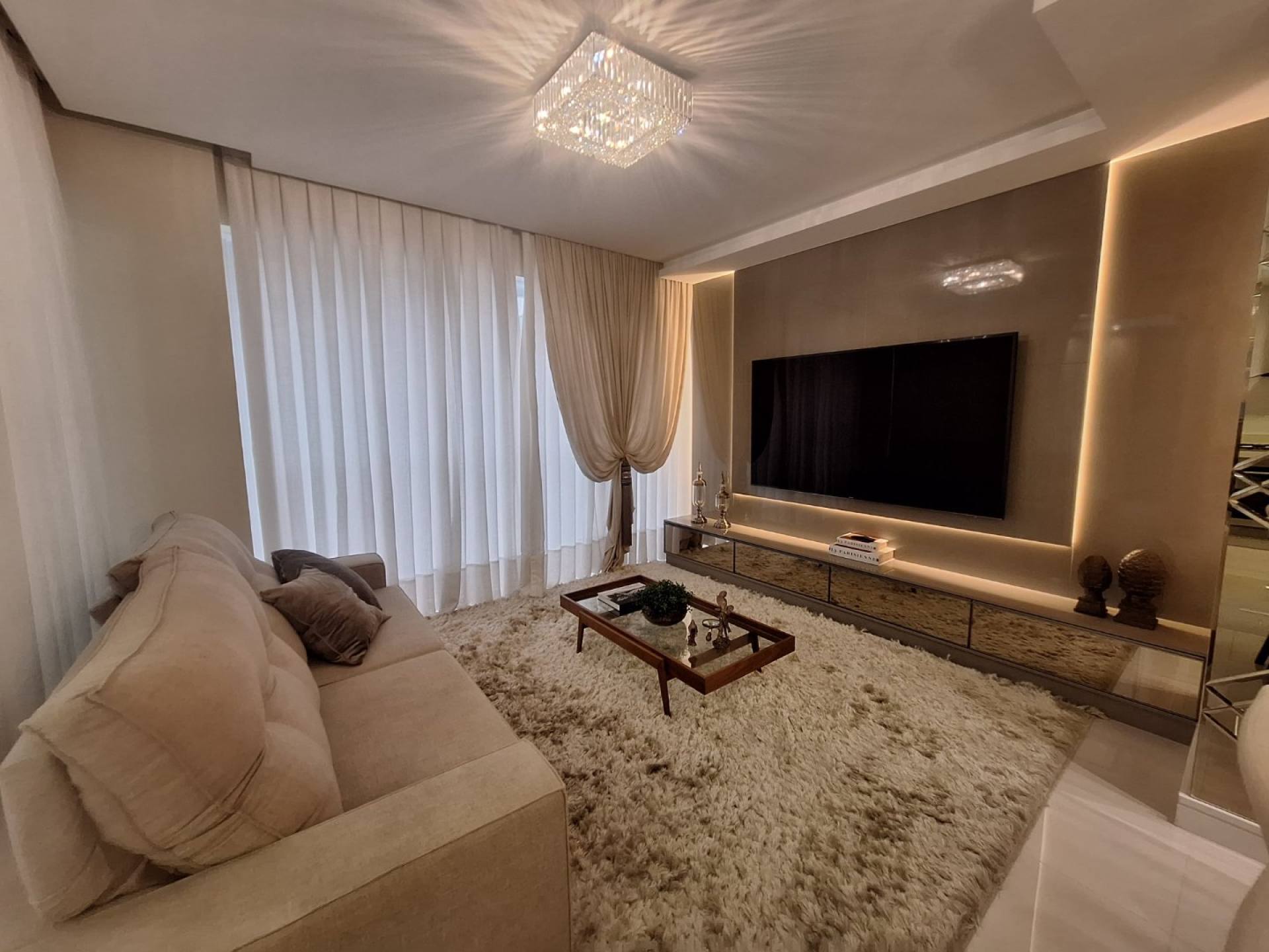 Apartamento Mobiliado Para Vender com 3 suítes em Itapema