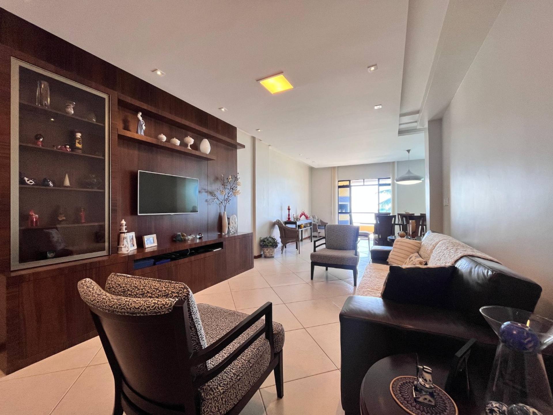 Apartamento Mobiliado Para Vender Frente Mar com 4 quartos na Meia Praia em Itapema