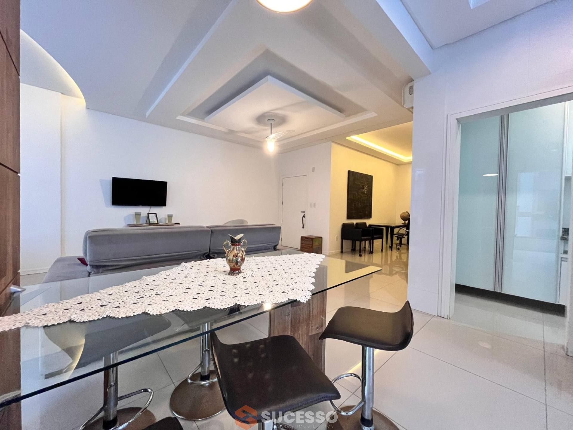 Apartamento Mobiliado Para Vender com 3 suítes na Meia Praia, Itapema