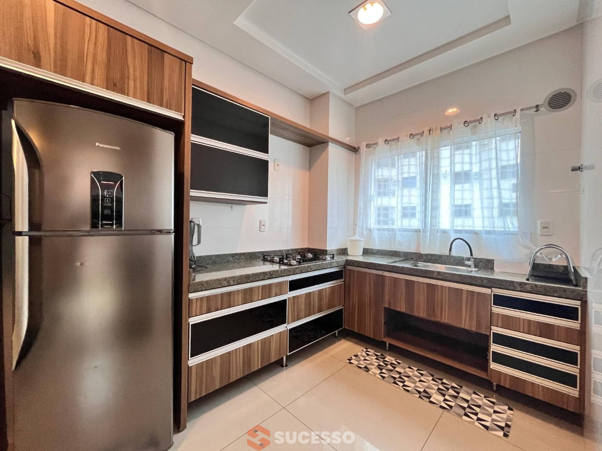 Apartamento Mobiliado Para Vender com 3 suítes na Meia Praia, Itapema