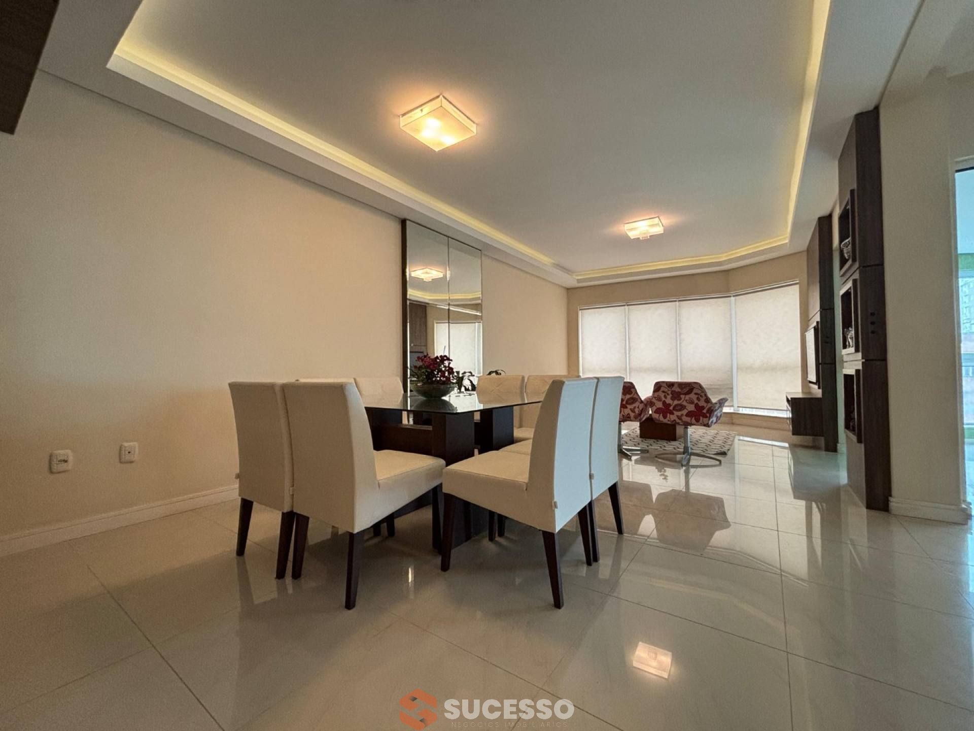 Apartamento Mobiliado À Venda no Residencial Alexandria na Meia Praia, Itapema