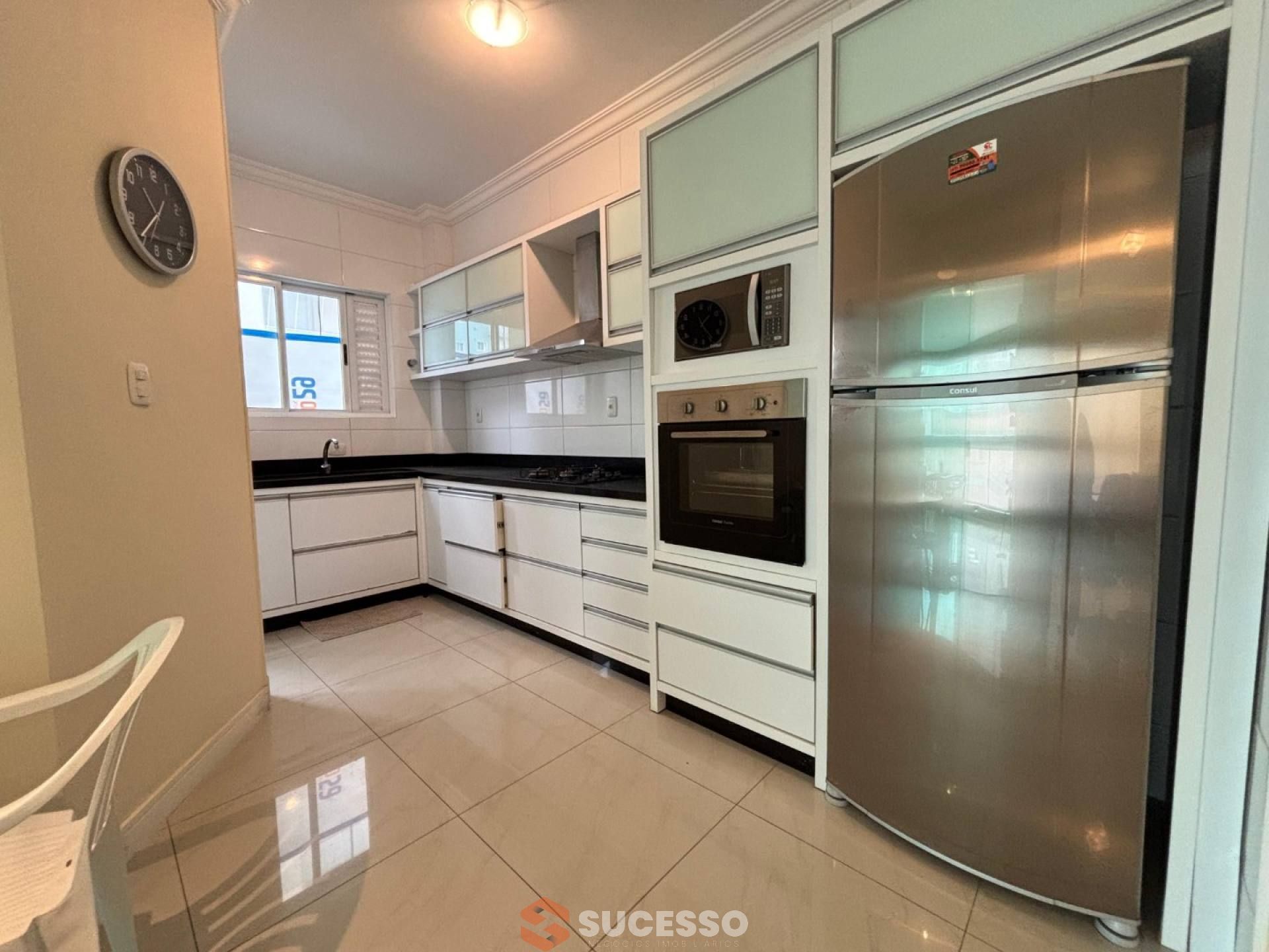 Apartamento Mobiliado À Venda no Residencial Alexandria na Meia Praia, Itapema