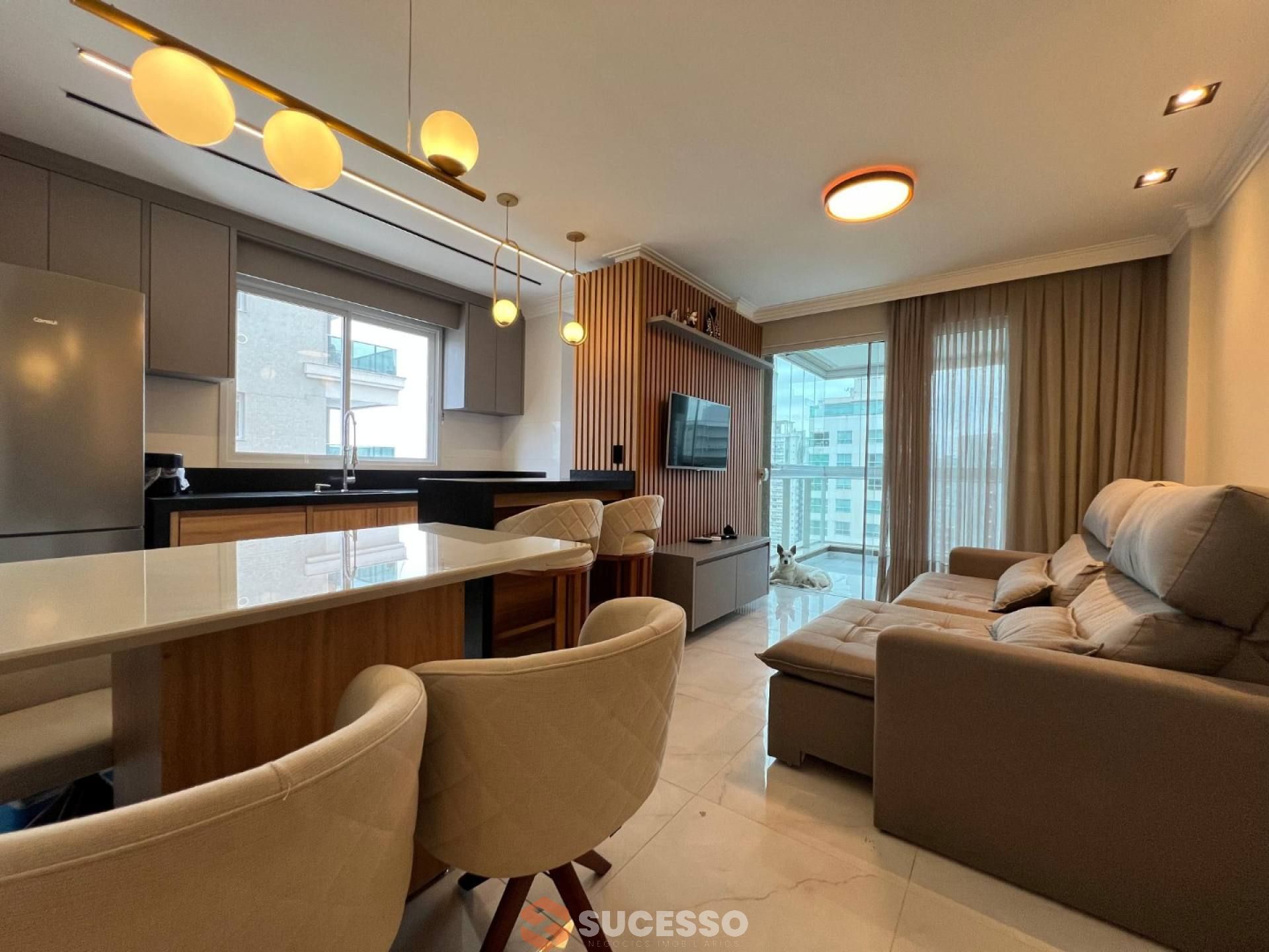 Apartamento Para Vender com 2 suítes no bairro Morretes em Itapema