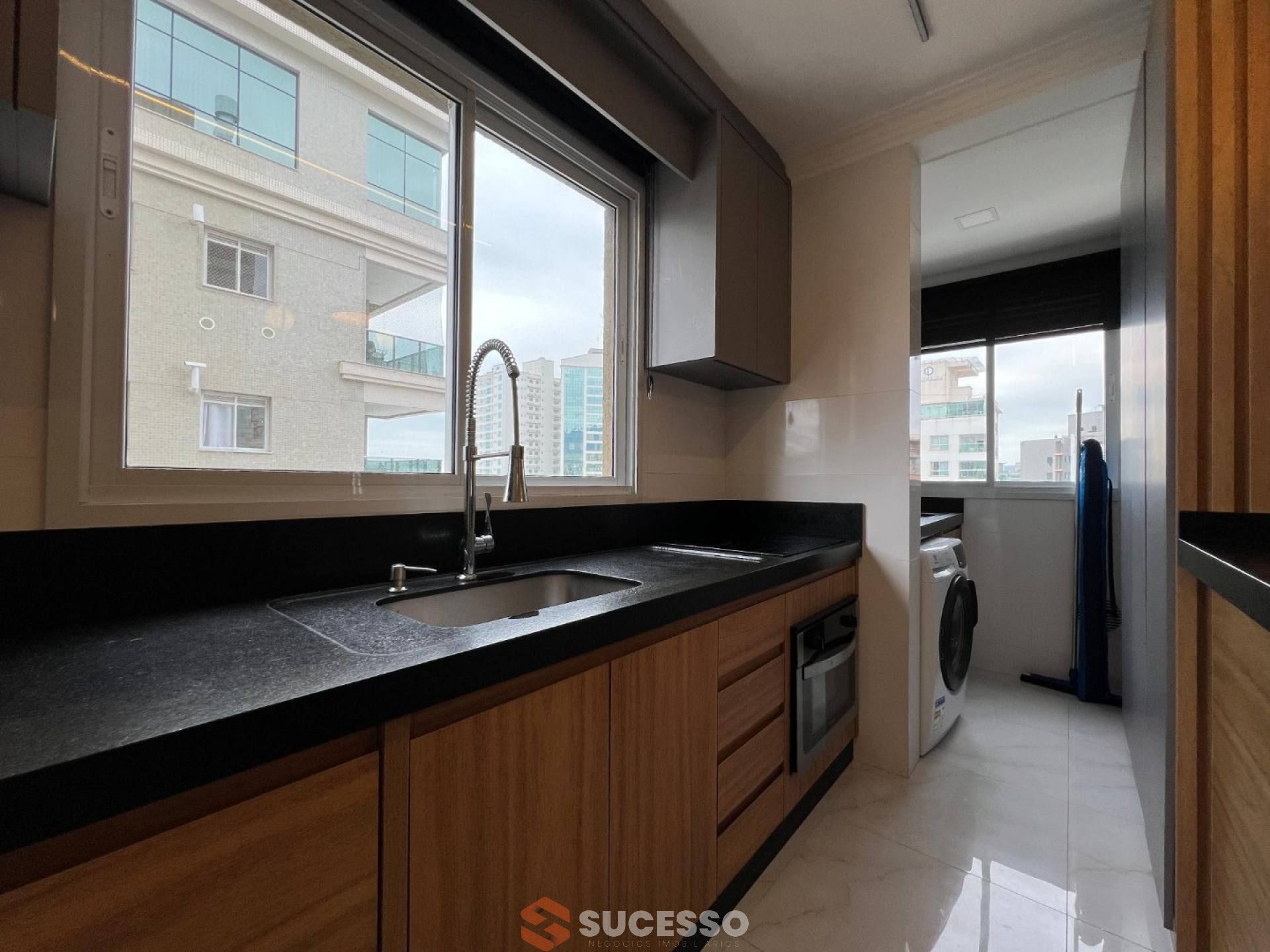 Apartamento Para Vender com 2 suítes no bairro Morretes em Itapema