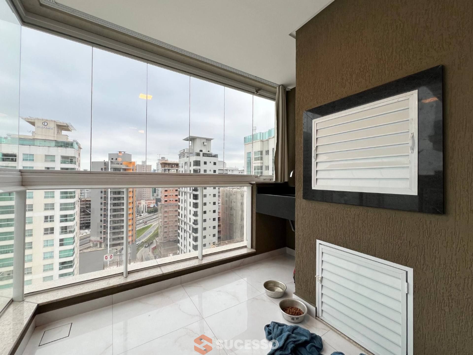 Apartamento Para Vender com 2 suítes no bairro Morretes em Itapema