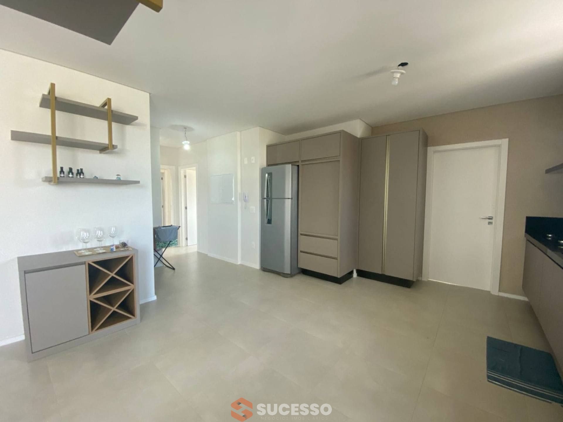 Apartamento Mobiliado Para Vender com 3 suítes no bairro Centro em Itapema