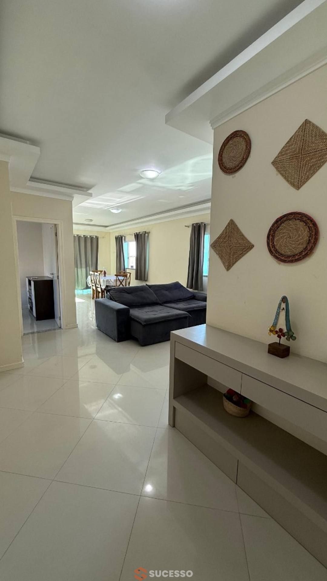 Apartamento À Venda com 3 suítes no bairro Meia Praia em Itapema