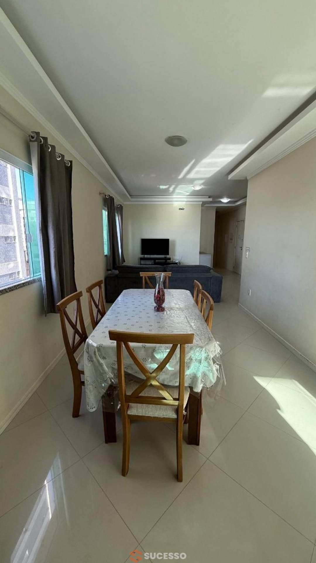 Apartamento À Venda com 3 suítes no bairro Meia Praia em Itapema