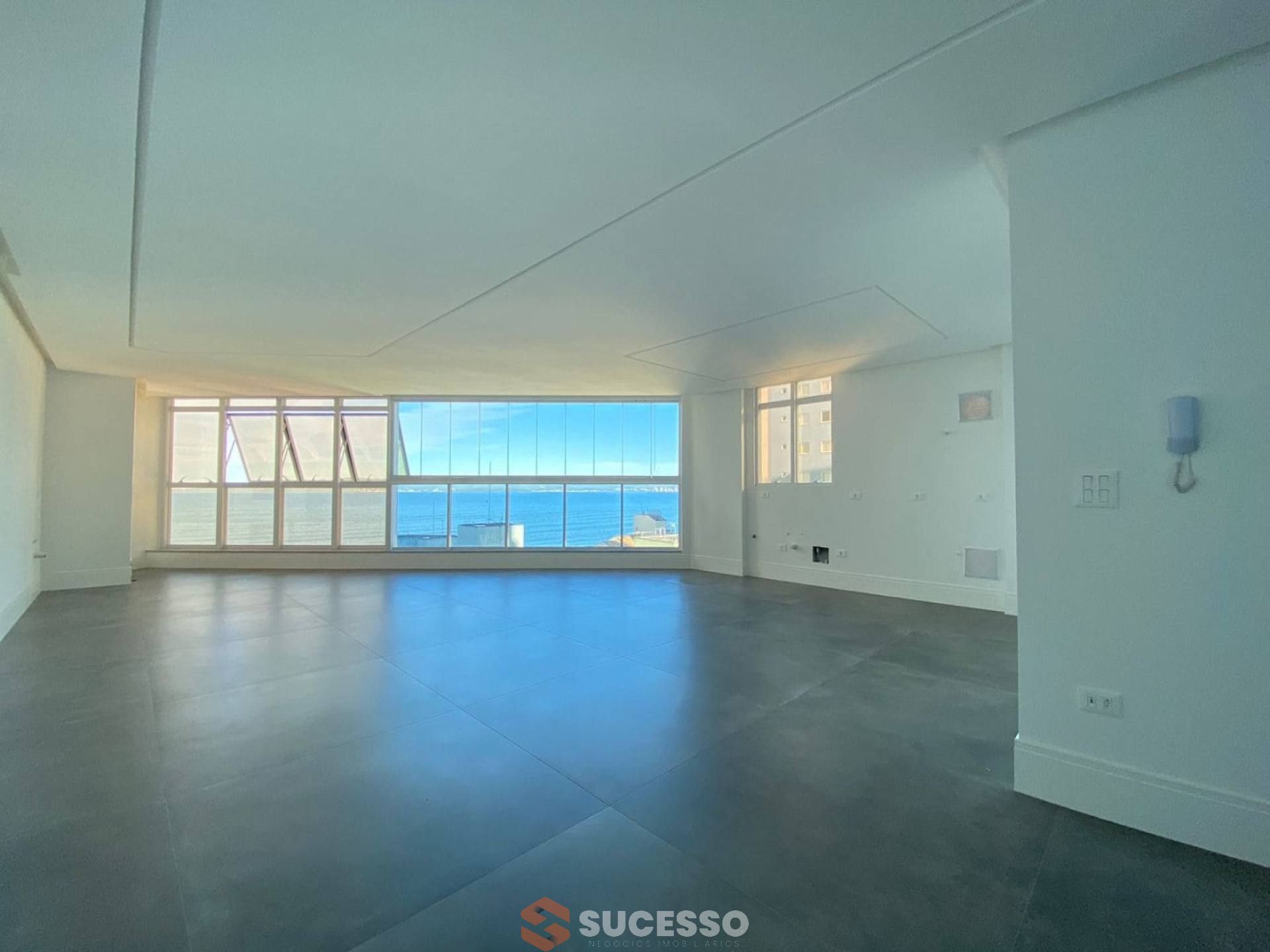 Apartamento Novo Para Vender com 3 suítes no Centro em Itapema