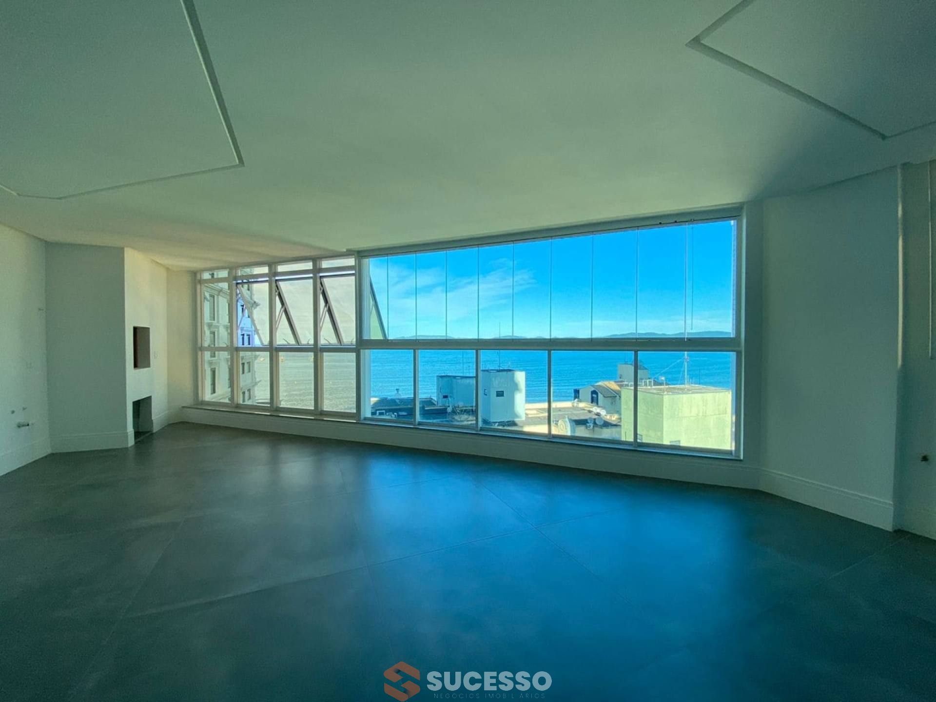 Apartamento Novo Para Vender com 3 suítes no Centro em Itapema