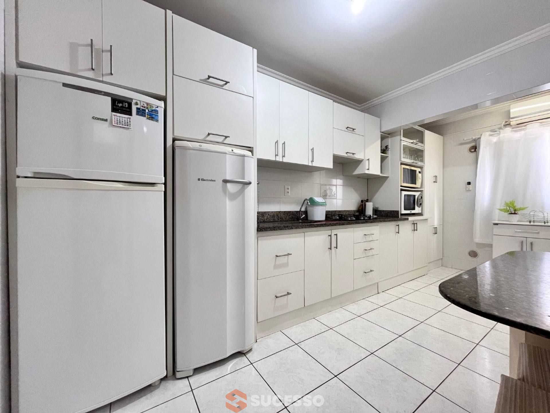 Apartamento Frente Mar Para Vender em Itapema