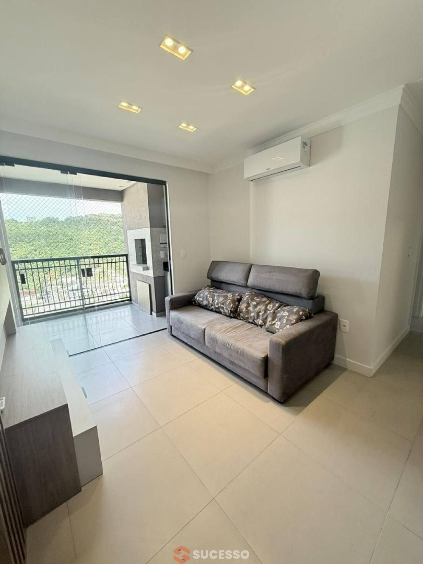 Apartamento Mobiliado Para Vender com 2 quartos 1 suítes em Itapema