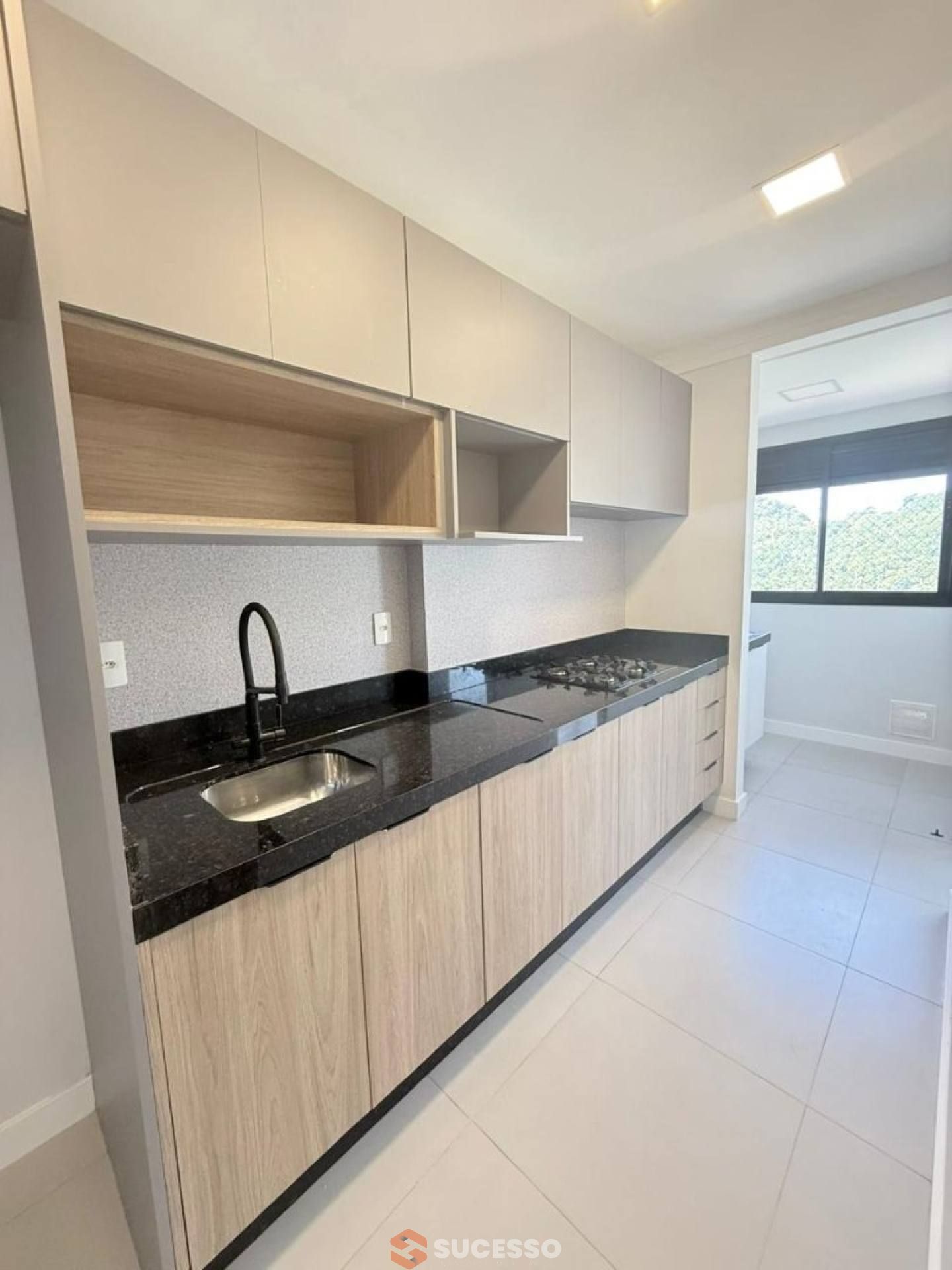 Apartamento Mobiliado Para Vender com 2 quartos 1 suítes em Itapema