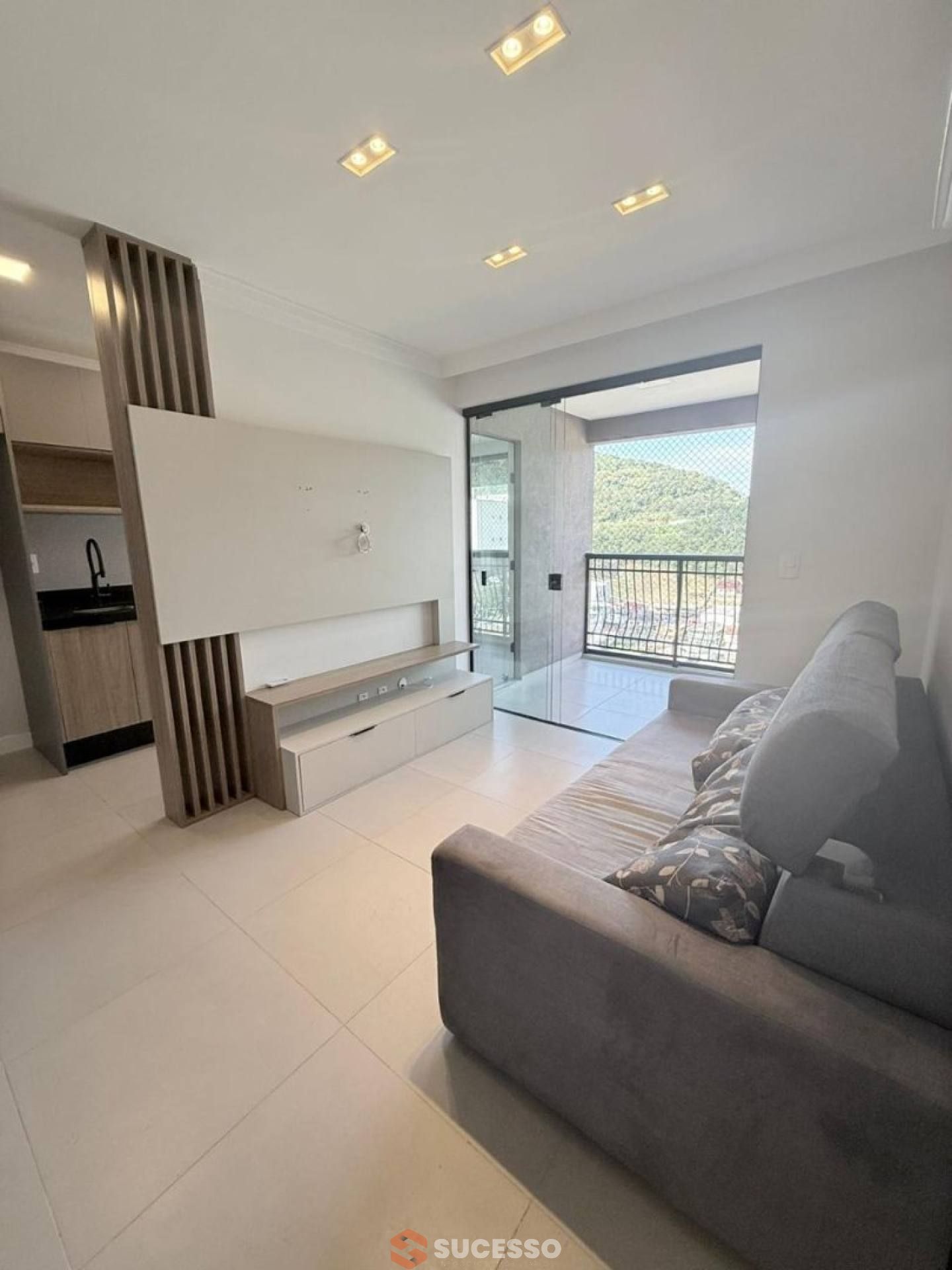 Apartamento Mobiliado Para Vender com 2 quartos 1 suítes em Itapema