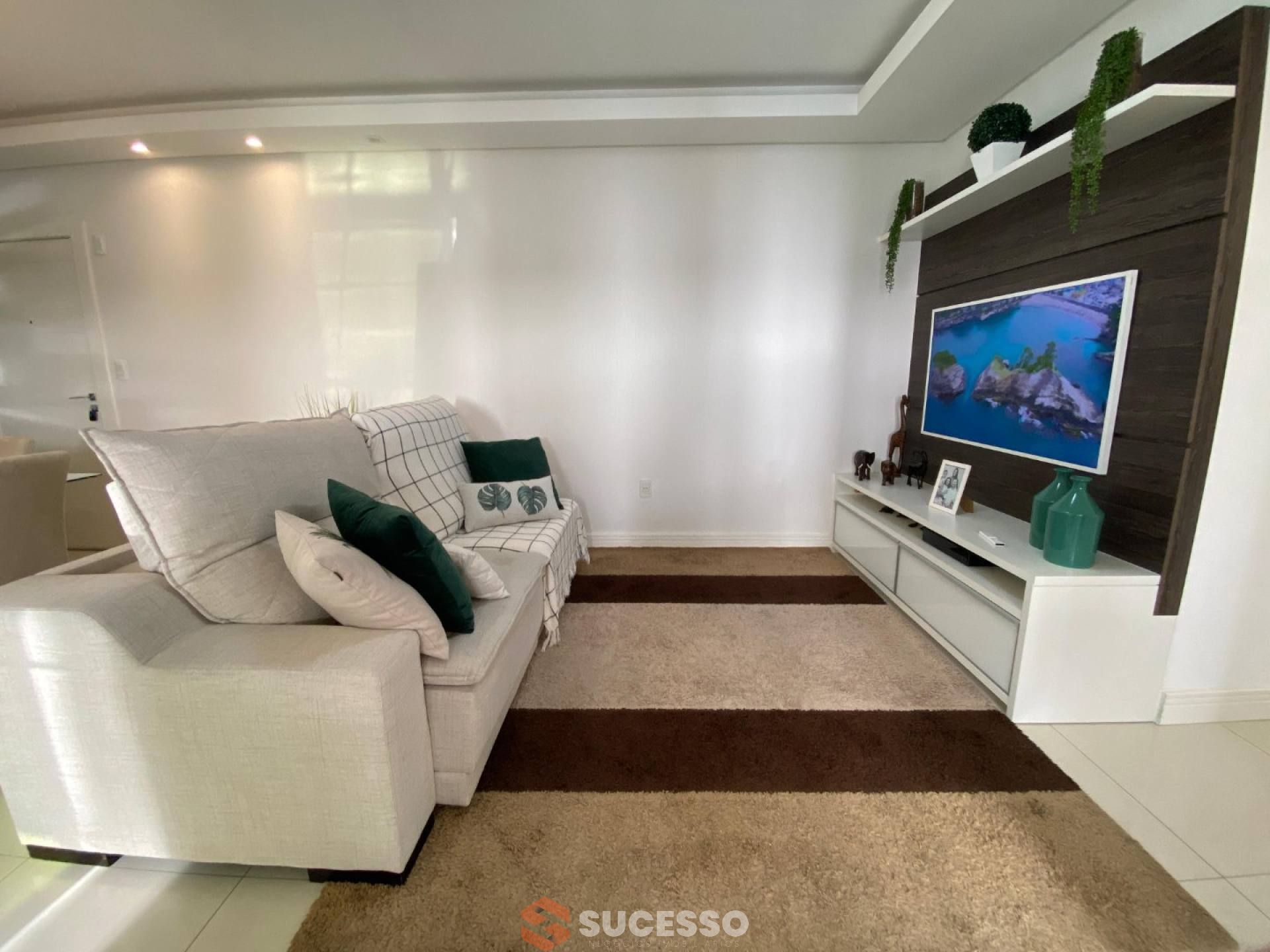 Apartamento Para Vender com 3 suítes no bairro Meia Praia, Itapema