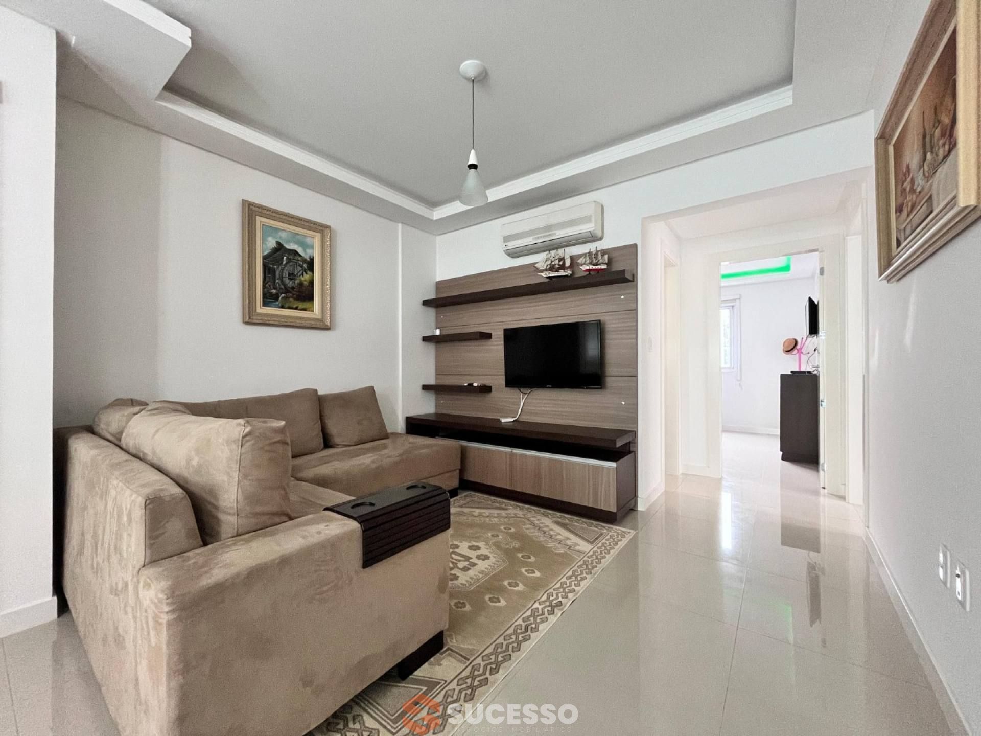 Apartamento Mobiliado À Venda no Coração da Meia Praia