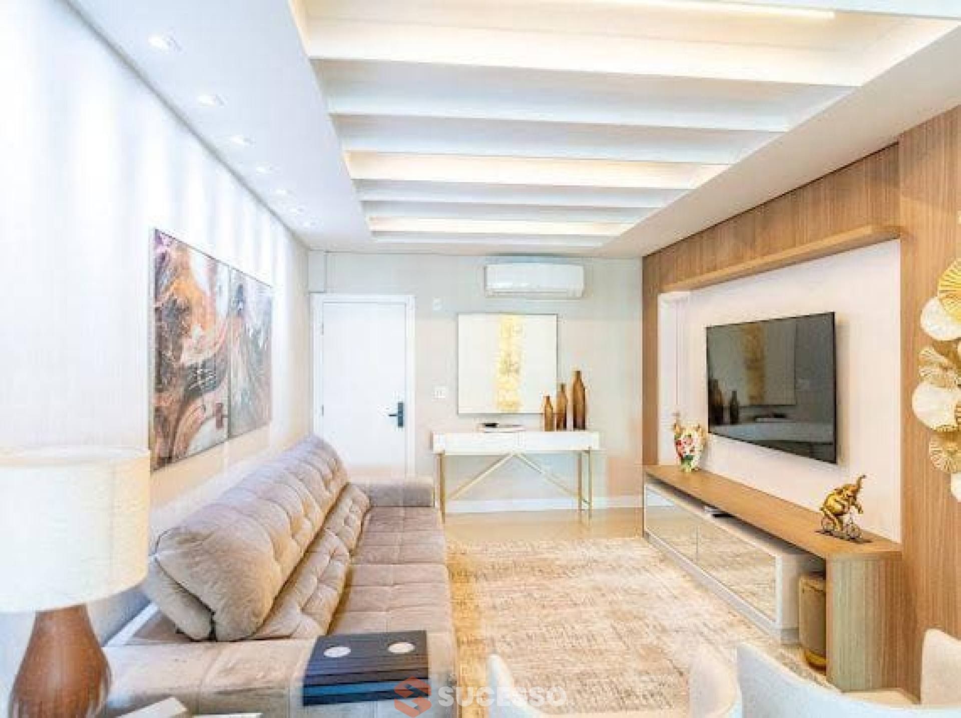 Apartamento Mobiliado com 3 Suítes na Meia Praia