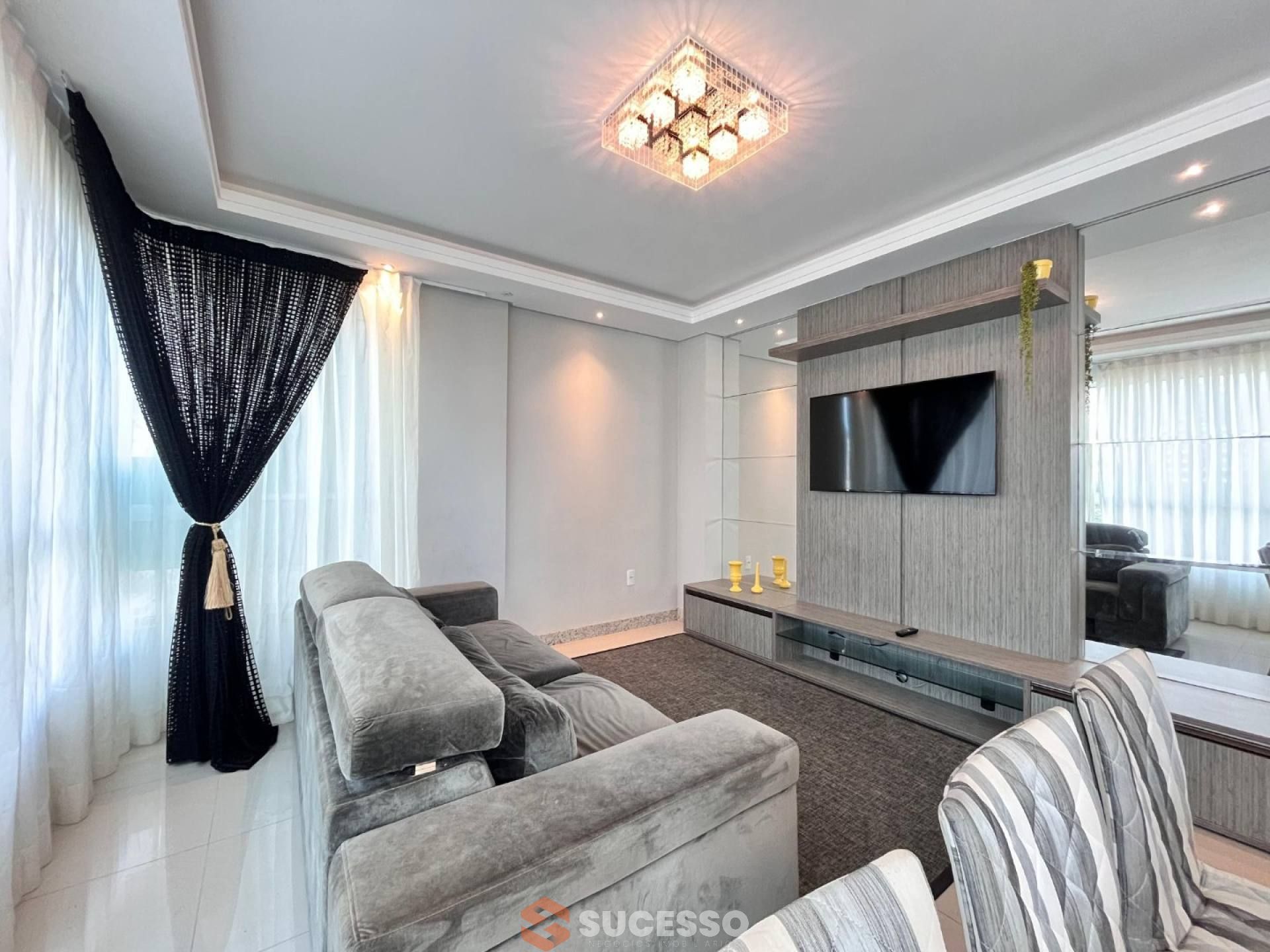 Apartamento Para Vender com 3 quartos no bairro Meia Praia em Itapema