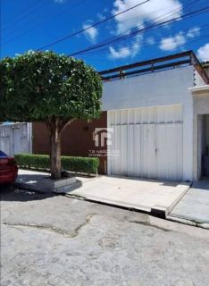 Casa de Condomínio Para Vender com 4 quartos 3 suítes no bairro SANTOS DUMONT em Maceió