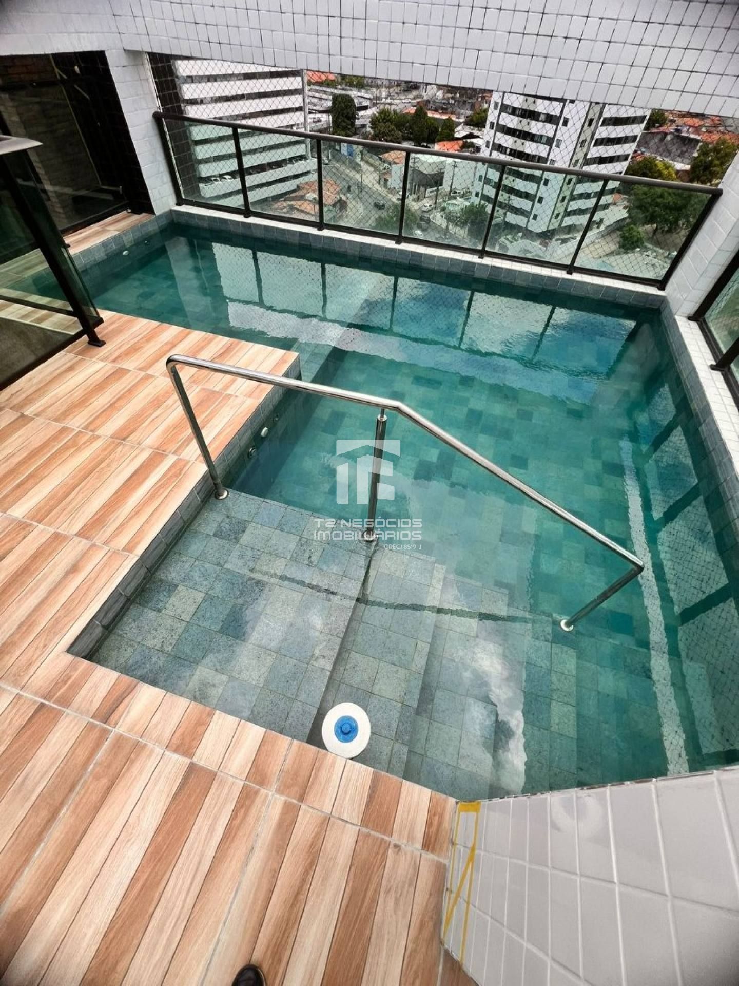 Apartamento Para Vender com 2 quartos 1 suítes no bairro Jatiúca em Maceió