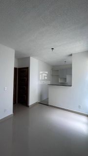 Apartamento Para Vender com 2 quartos com planejado na cozinha.