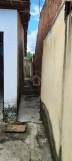 CASA NO MARCOS FREIRE III COM PONTO COMERCIAL