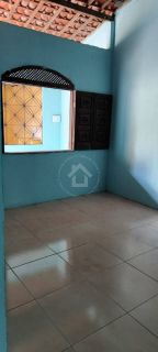 CASA NO MARCOS FREIRE III COM PONTO COMERCIAL