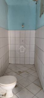 CASA NO MARCOS FREIRE III COM PONTO COMERCIAL