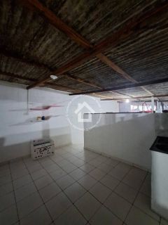 Casa com 14 Kitnets no Siqueira Campos