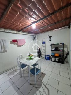 Casa com 14 Kitnets no Siqueira Campos