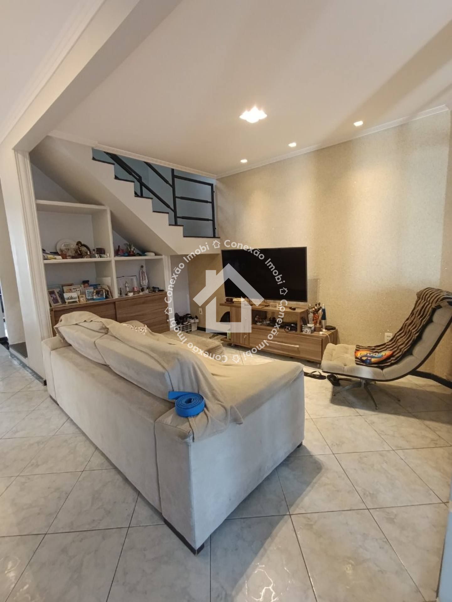 Casa duplex com 200m² e 3 suítes à venda no Bairro Aeroporto