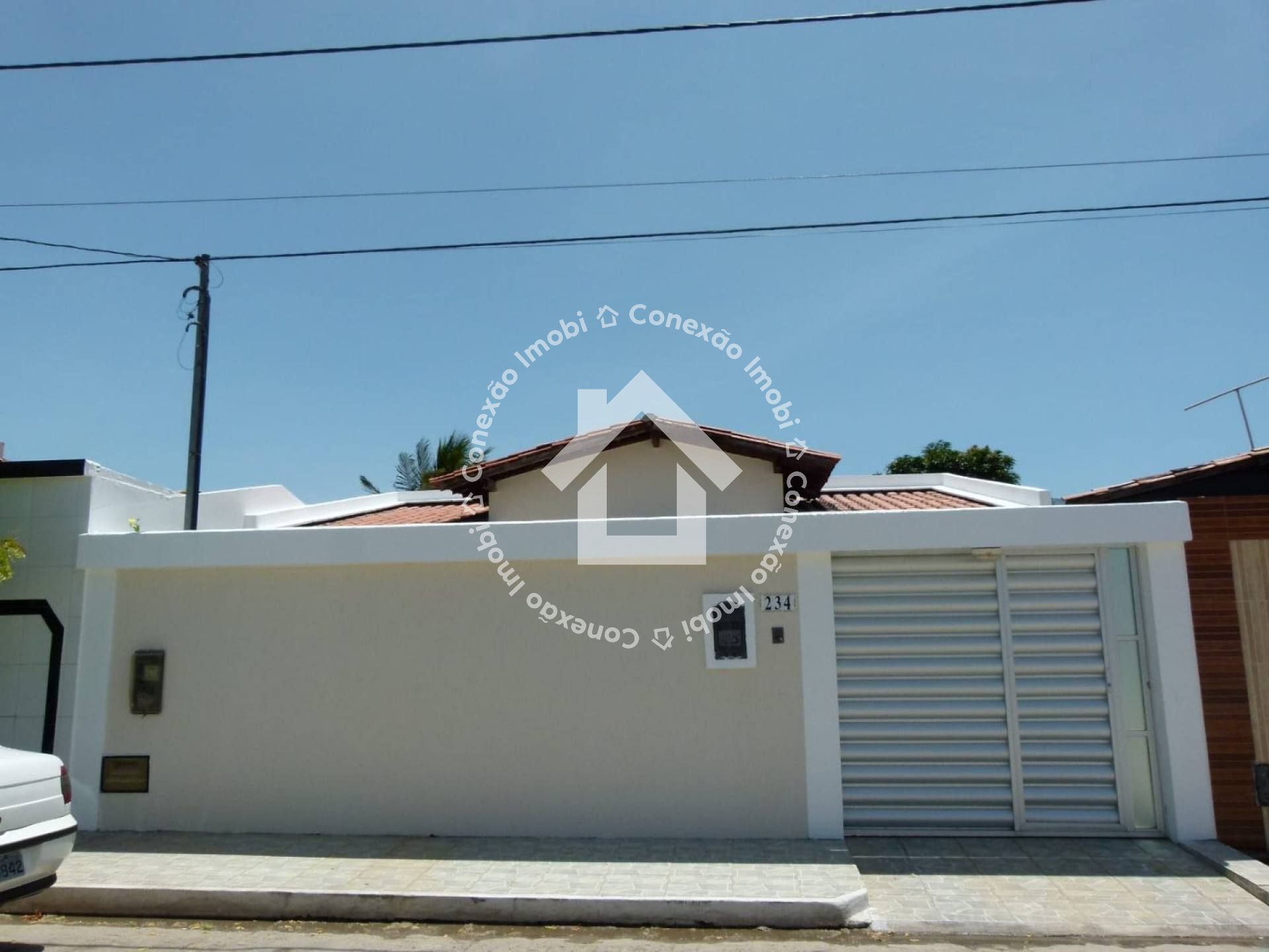 Casa pra vender com 2 quartos sendo 1 suíte no Bairro Aruana