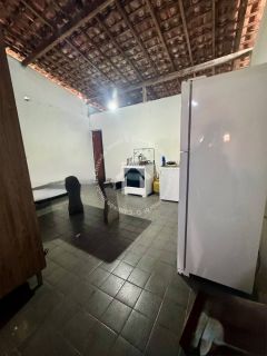 Vende-se casa no centro de Laranjeiras