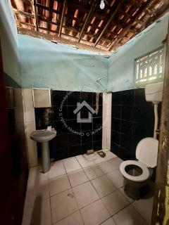 Vende-se casa no centro de Laranjeiras